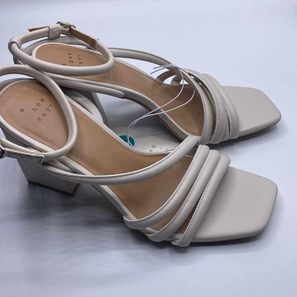 A New Day Katana Heels NWT - Picture 8 of 9